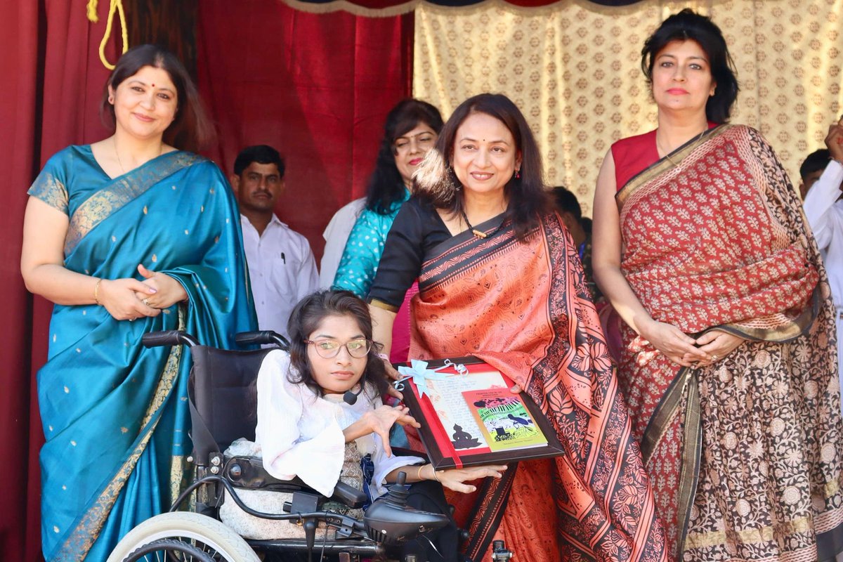 ProDefLko's tweet photo. Mrs Rita Mitra, President #ZonalAWWA, #StrikeOne felicitated the participants & motivated them for future challenges.
#NorthernComd_IA
#StrikeOne
#OfficialAwwa
(2/2) https://t.co/6lwTlIRsam