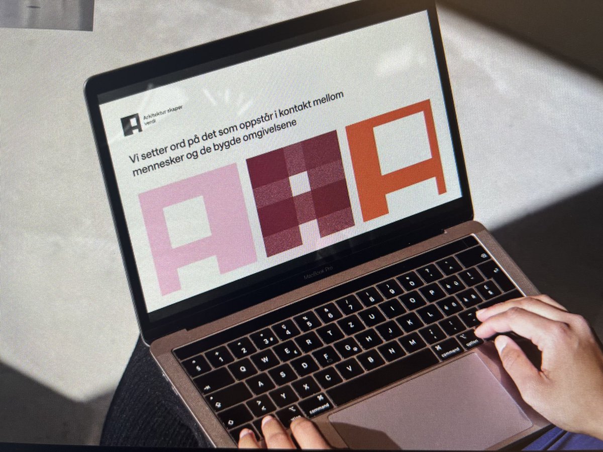 5. desember 2024
Arkitektur skaper verdi relanseres
Velkommen til våre nyoppussede hjemmeside for Arkitektur skaper verdi. Her vil vi utover våren presentere nye aktiviteter som skal fremme interessen og viktigheten av våre fysiske omgivelser  

arkitekturskaperverdi.no