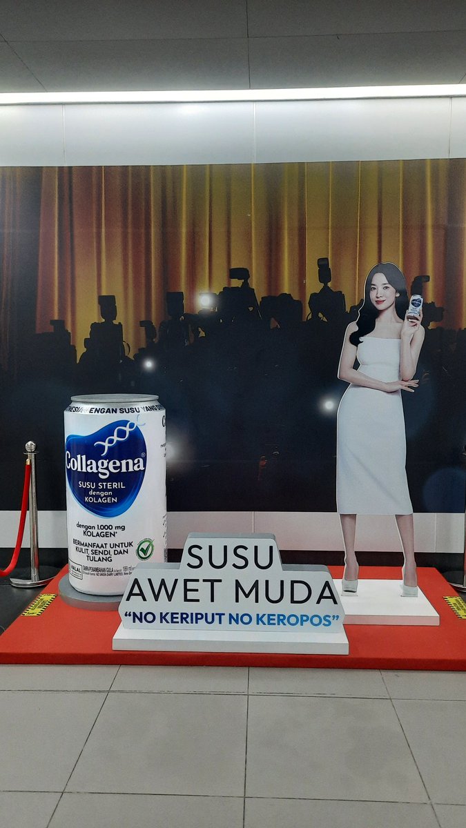 kayoungiw's tweet photo. Daebak, song hye kyo everywhere 

📍MRT Bundaran HI, Central Jakarta, Indonesia

#SongHyeKyo #shk #collagena https://t.co/Eq7dSd4rqg
