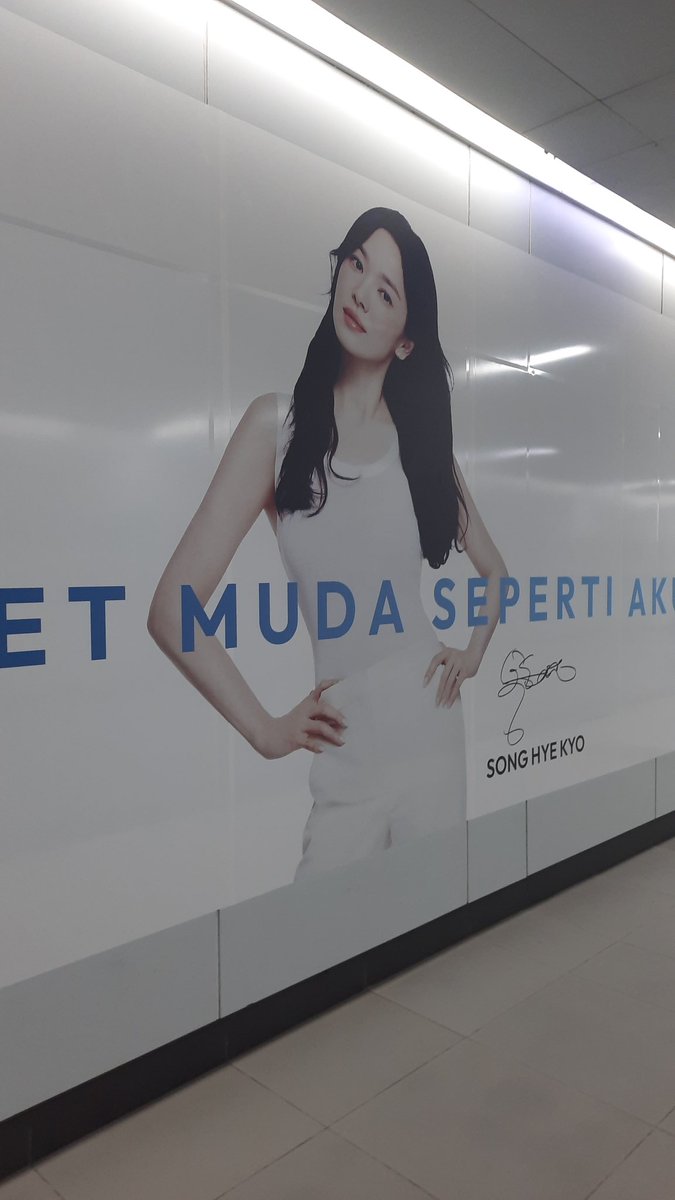 kayoungiw's tweet photo. #SongHyeKyo #shk #collagena

📍MRT Bundaran HI, Central Jakarta, Indonesia https://t.co/ABjKRVx91U