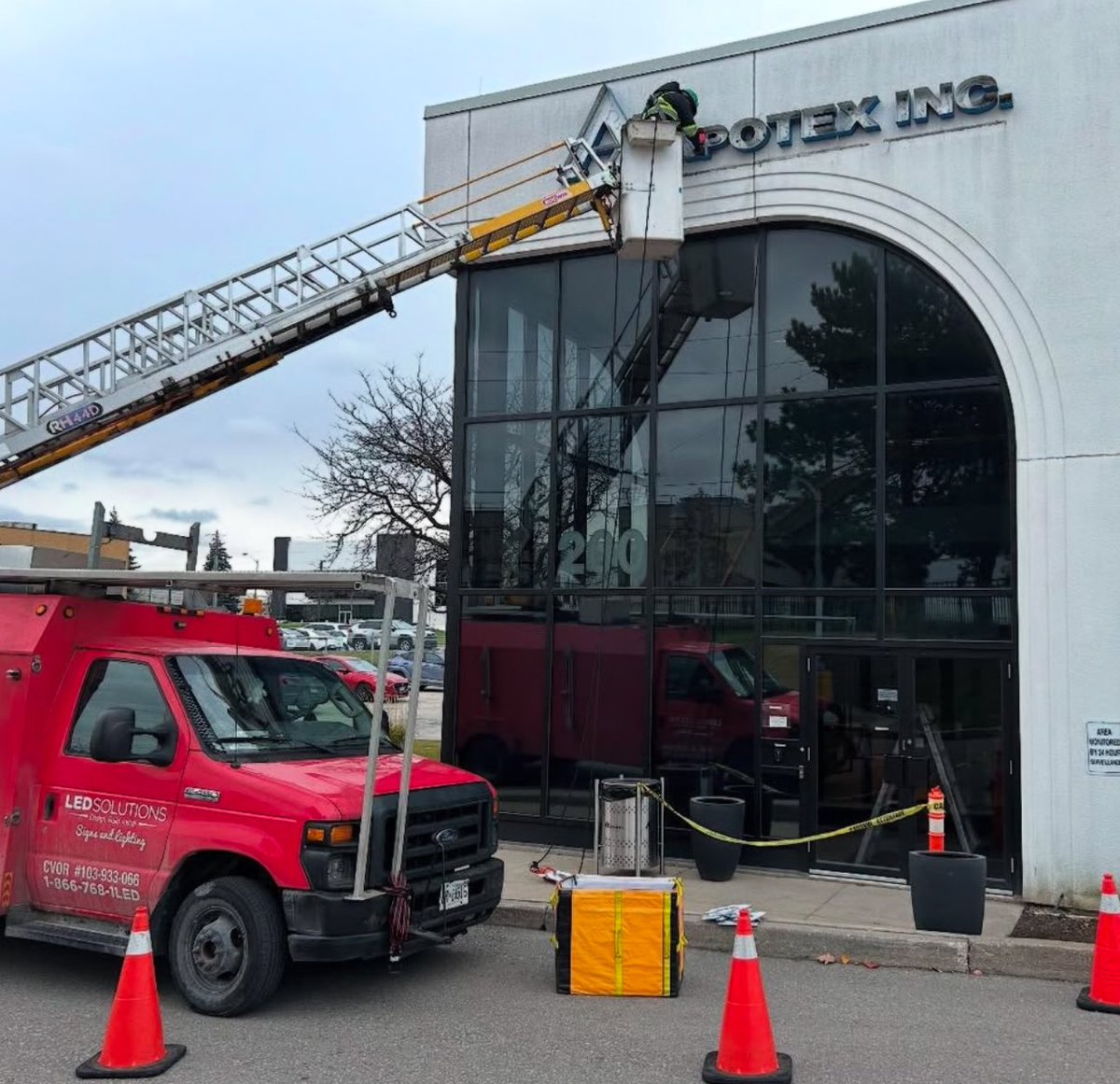 LED_SolutionsCA's tweet image. Just upgraded Apotex Inc.’s signage with durable acrylic faces, vibrant blue trim, and energy-efficient LEDs! A 20-year lifespan, 4-year warranty, and a sleek new look for Canada’s pharmaceutical leader. Let’s transform your signage: ledsolutions.ca #LEDSigns