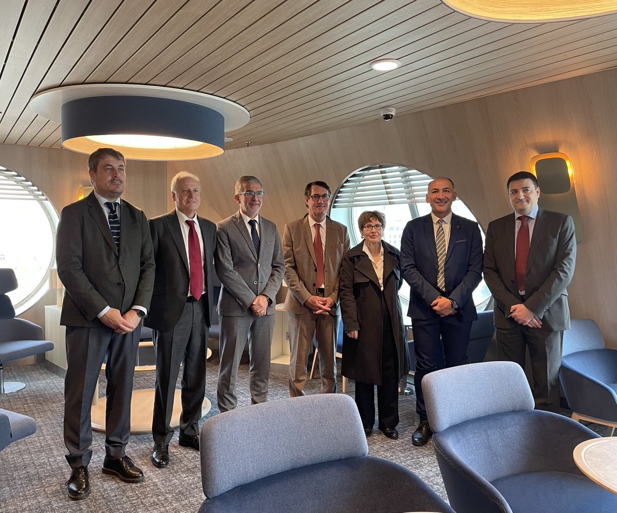 port_santander's tweet photo. Damos la bienvenida al nuevo buque de @BrittanyFerries Saint-Malo que se pondrá a punto en #Astander, antes de seguir hasta Francia
@cdiazmaza: agradecemos el compromiso de la #naviera con la creación de #empleo y el fomento del #turismo en #Cantabria
➡️ https://t.co/DTVtD3UR85 https://t.co/isnpwsN2sb