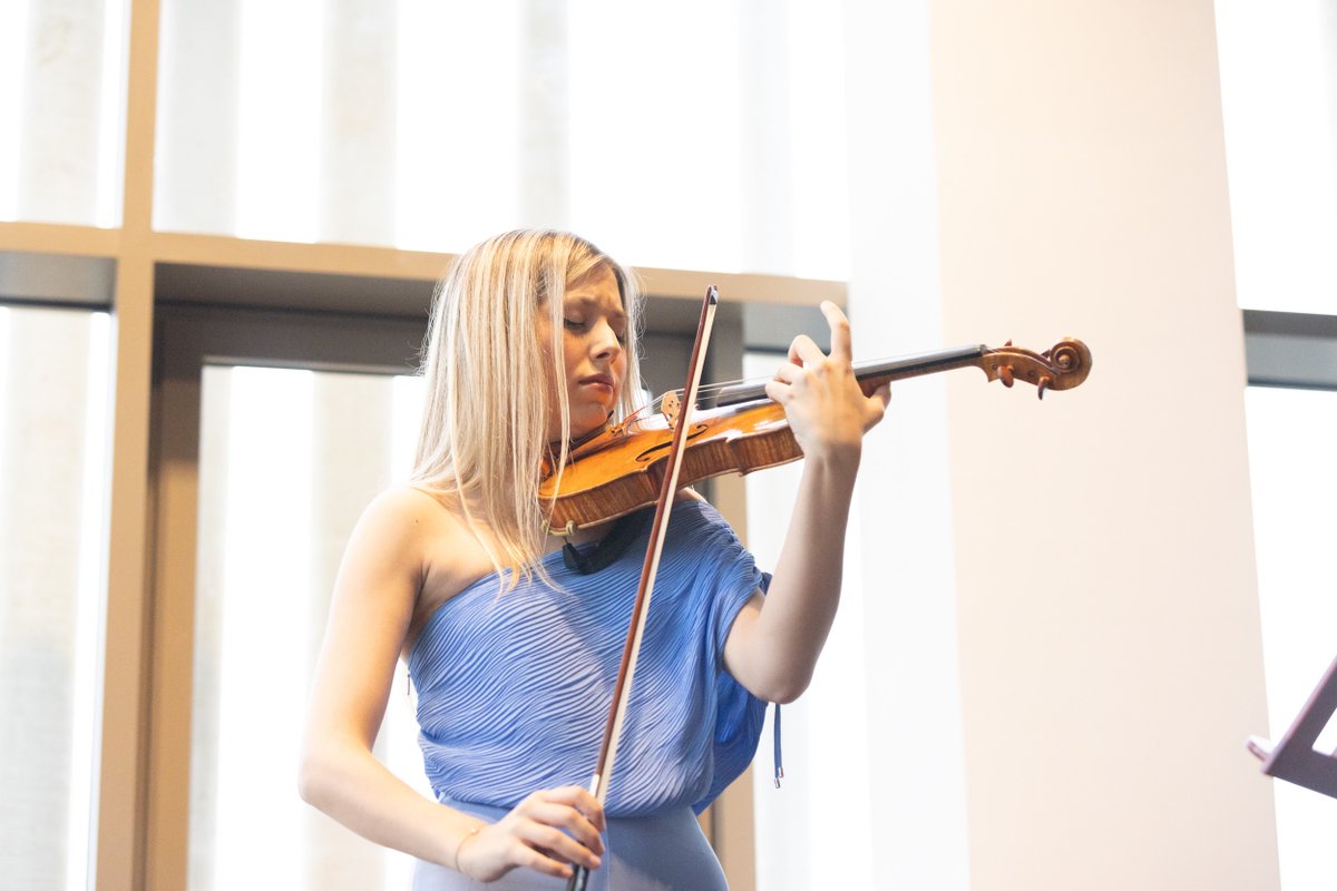 Augusta Read Thomas (@augustareadt) on Twitter photo Thanks to Clarissa Bevilacqua for a spectacular & nuanced World Premiere of Sun Plaits — Bridges & Links for solo violin on Nov 15, 2024 at the celebratory opening & ribbon cutting ceremony for the University of Chicago’s John W. Boyer Center in Paris, France.
Photo © Brett Walsh Thanks to Clarissa Bevilacqua for a spectacular & nuanced World Premiere of Sun Plaits — Bridges & Links for solo violin on Nov 15, 2024 at the celebratory opening & ribbon cutting ceremony for the University of Chicago’s John W. Boyer Center in Paris, France.
Photo © Brett Walsh