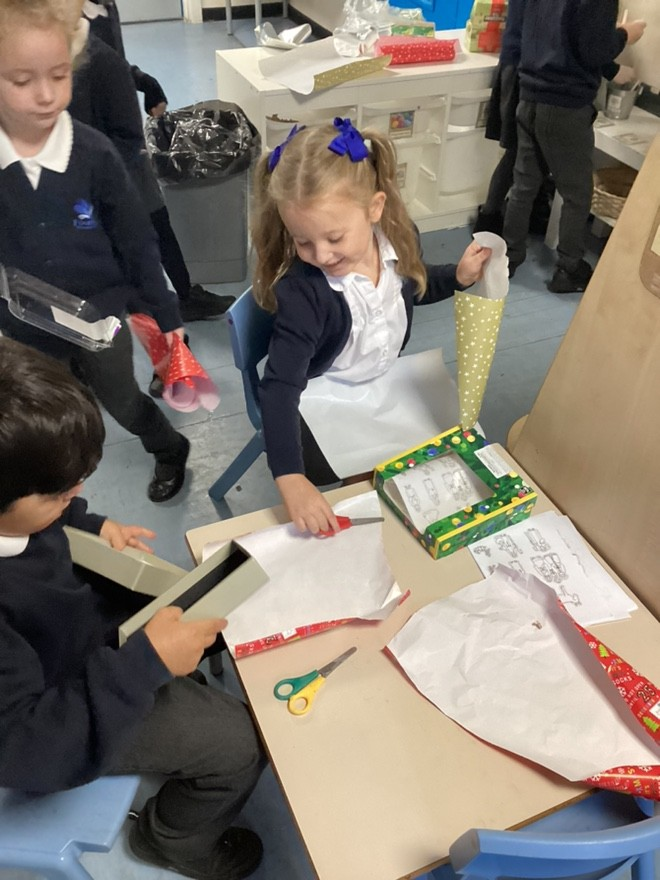 FountainPSLeeds's tweet photo. Streams class explored the nativity story for their Wow Day, they learned about the characters and wrapped presents for the new classroom Christmas tree. #learningattheheart https://t.co/BV6HqNxCIy