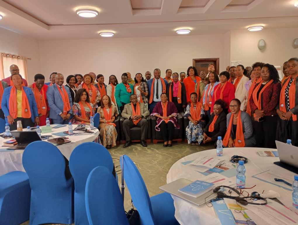 mathymous's tweet image. Nous prenons part du 5 au 6 déc à lubumbashi à l'atelier régional sur la promotion de l'inclusion des femmes et des jeunes dans les chaînes des valeurs des minerais de la transition énergétique dans les Grands-lacs. @CIRGL_Rdc @MNS_RDC @HuangXia16 @NenehBah8