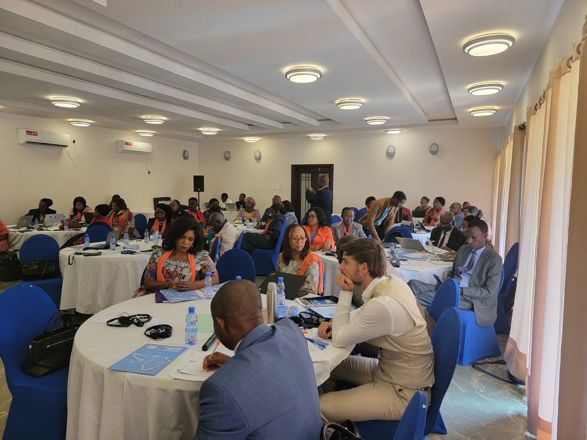 mathymous's tweet image. Nous prenons part du 5 au 6 déc à lubumbashi à l'atelier régional sur la promotion de l'inclusion des femmes et des jeunes dans les chaînes des valeurs des minerais de la transition énergétique dans les Grands-lacs. @CIRGL_Rdc @MNS_RDC @HuangXia16 @NenehBah8