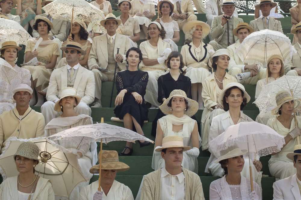 filmes_e_filmes's tweet photo. Baseado na história real de Hildegart Rodríguez, a trama acompanha a tortuosa relação entre uma criança prodígio e sua mãe obsessiva, que a preparou e a mantém sob controle.🎥🇪🇦
#lavirgenroja #theredvirgin #hildergartrodríguez #paulaortiz #sansebastian #primevideo #primevideobr https://t.co/uwq4EBsZK0