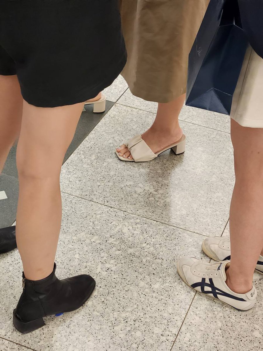 SaraTikcat's tweet photo. 点击观看更多美脚 https://t.co/s7gZvH9QU7 https://t.co/9BivlrJtA0
