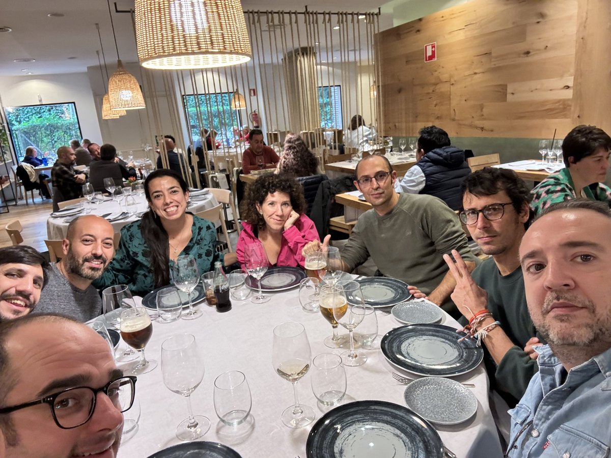 Team-building day! Nothing better to strength bonds that a good day sharing nice and tasty galician food and non-alcoholic🫢 drinks!