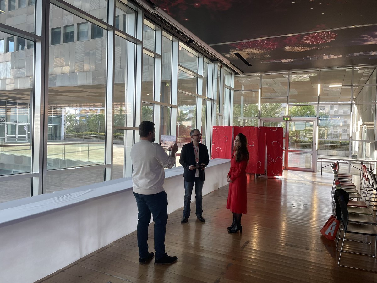 Tournage en cours 🎬 depuis le congrès de l’Andev 
Professionnels de l’éducation des collectivités, qu’est-ce que <a href="/reseau_canope/">Réseau Canopé</a> peut faire pour vous?
Les réponses de <a href="/McMissir/">McMissir</a> à retrouver prochainement dans la newsletter video de <a href="/Andevnumerique/">ANDEV</a>