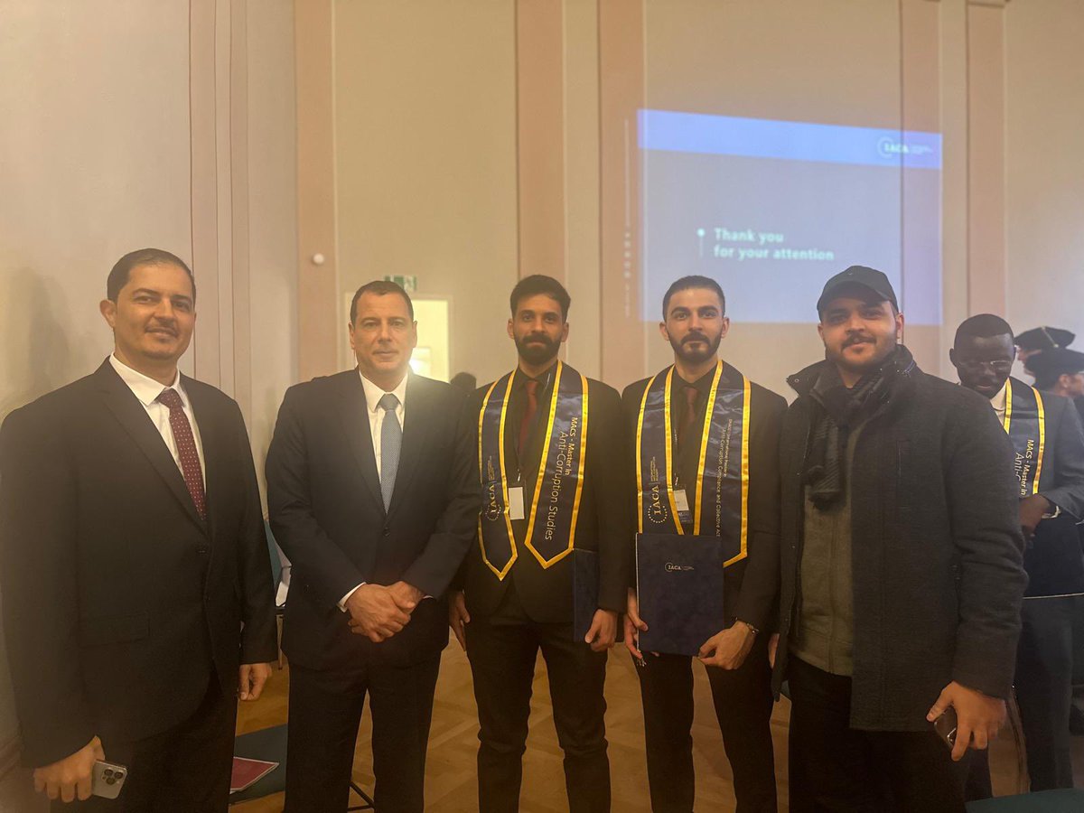 KSAembassyAT's tweet photo. يتقدم سعادة السفير والمندوب الدائم/ عبدالله بن خالد طوله، باسمه ونيابة عن منسوبي السفارة والوفد، بالتهنئة لخريجي الدفعة الثانية من برنامج ماجستير  مكافحة الفساد من #الاكاديمية_الدولية_لمكافحة_الفساد IACA# https://t.co/fQbg9dkV3N