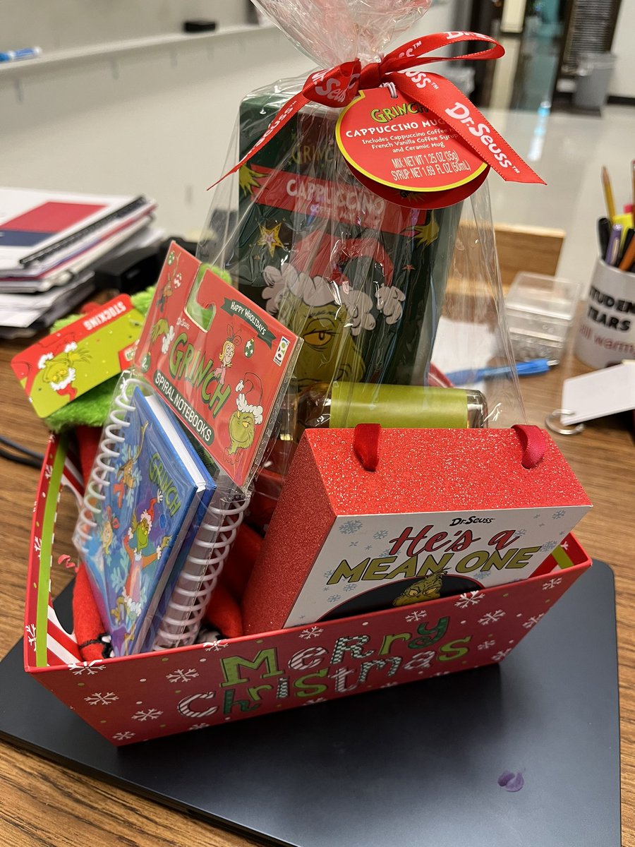 tcryptidhunter's tweet image. My first - and likely only - Christmas gift. I wonder why it is Grinch-themed? Hmmm…