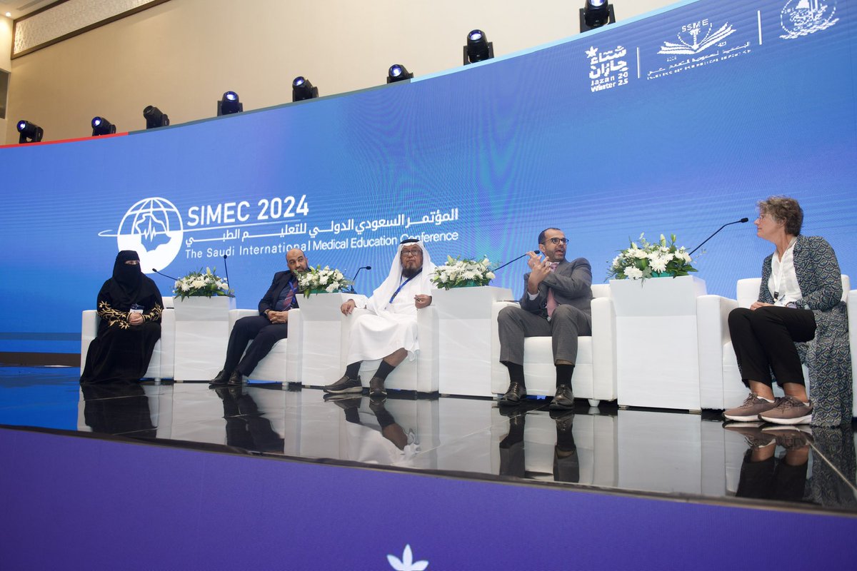 JazanUniversity's tweet photo. #جامعة_جازان تختتم فعاليات وأعمال #المؤتمر_السعودي_الدولي_للتعليم_الطبي، الذي نظمته الجامعة بالتعاون مع الجمعية السعودية للتعليم الطبي، تحت رعاية سمو أمير منطقة جازان #محمد_بن_ناصر
#SIMC2024
#شتاء_جازان_25 https://t.co/bdVUZgdskN