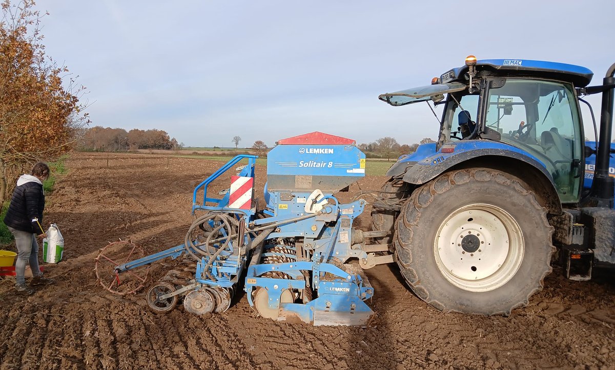 EuredenGroup's tweet photo. [AGRONOMIE]

Eureden arrive à la fin des semis de ses vitrines céréales dans de bonnes conditions 🌱

Dans le même temps, les premiers semis se portent bien à Lamballe 📍 https://t.co/zVL4Y3EBPW