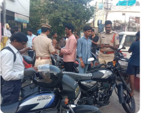 MalkajgiriCop's tweet photo. 🚨 Ensuring Your Safety! 🚨

#RachakondaPolice conducted thorough #vehicle_checkings at various locations within the commissionerate as part of enhanced #security_measures.  
These proactive checks aim to ensure, curb illegal activities and maintain #law_and_order.   

#RachakondaPolice 
#SafetyFirst #WeAreHereForYou