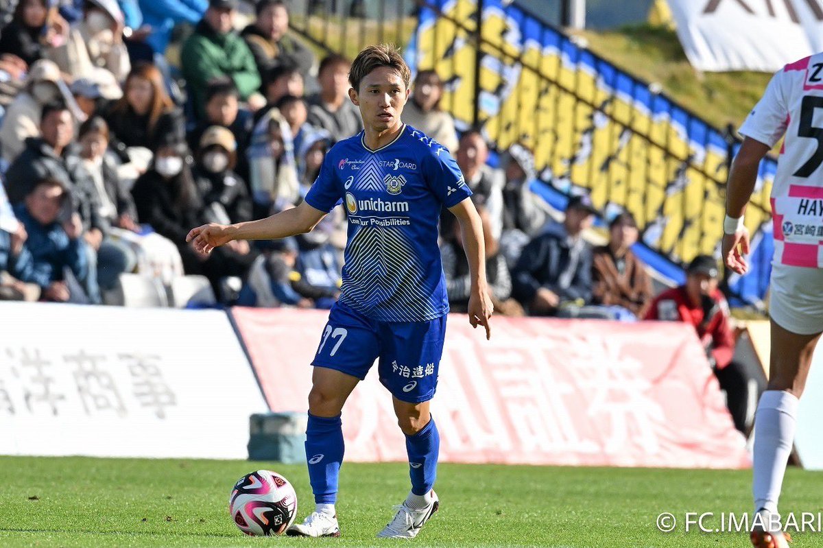 __kj7__'s tweet photo. 🟠7
🔵🟡77
今年はシーズンの半分近くサッカーできなかったし想像もしてなかったシーズンになってしまったけど、しっかりとこの経験を生かして来シーズンに臨んでいきたいと思います。
昇格は2回目だけどやっぱり最高だ。
たくさんの応援ありがとうございました。 https://t.co/9nNHOEUcK4