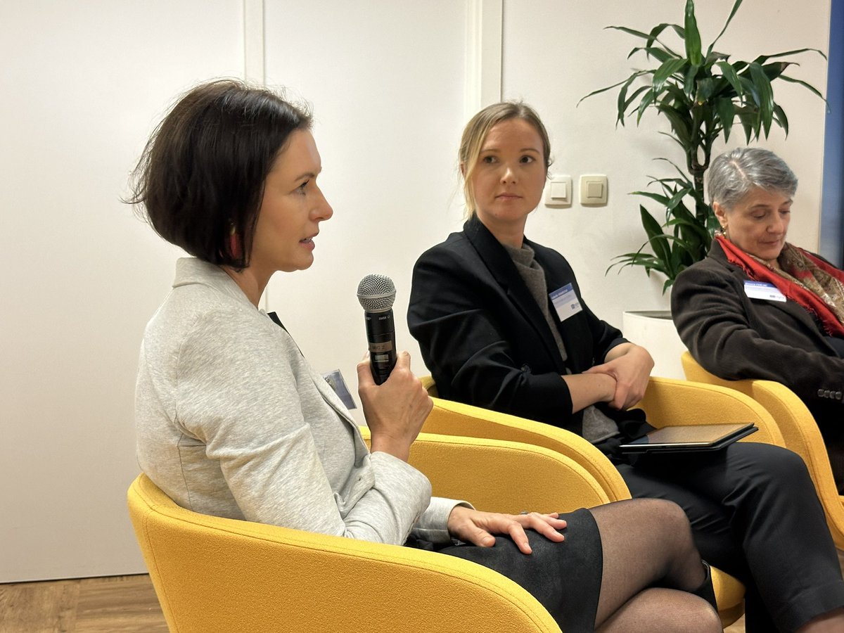 EUREGHA's tweet photo. ๐ขโจ Today at our Annual Conference at the @BrusselsNI , @Katarcyna Kielar from @EU_Health shared key insights from the #StateOfHealth in the EU and the "Health at a Glance: Europe 2024" report.๐๐
"Strengthening health systems requires tackling workforce shortages and embracing digital tools and AI to improve resilience and accessibility." Kielar also stressed๐ฃ๏ธ: "Evidence-based health policies are essential to address Europe's aging population and the growing demand for healthcare services."
Letโs build innovative and resilient health systems for a healthier Europe! ๐๐๐ก #EUHealth #HTA #HealthData