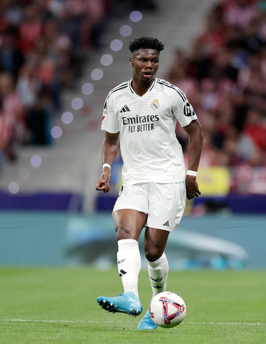 AdriRM33's tweet photo. 🚨 El Real Madrid se plantea reconvertir a Tchouaméni en central para los próximos partidos.

¿Opiniones? https://t.co/lgNrXuCuCf