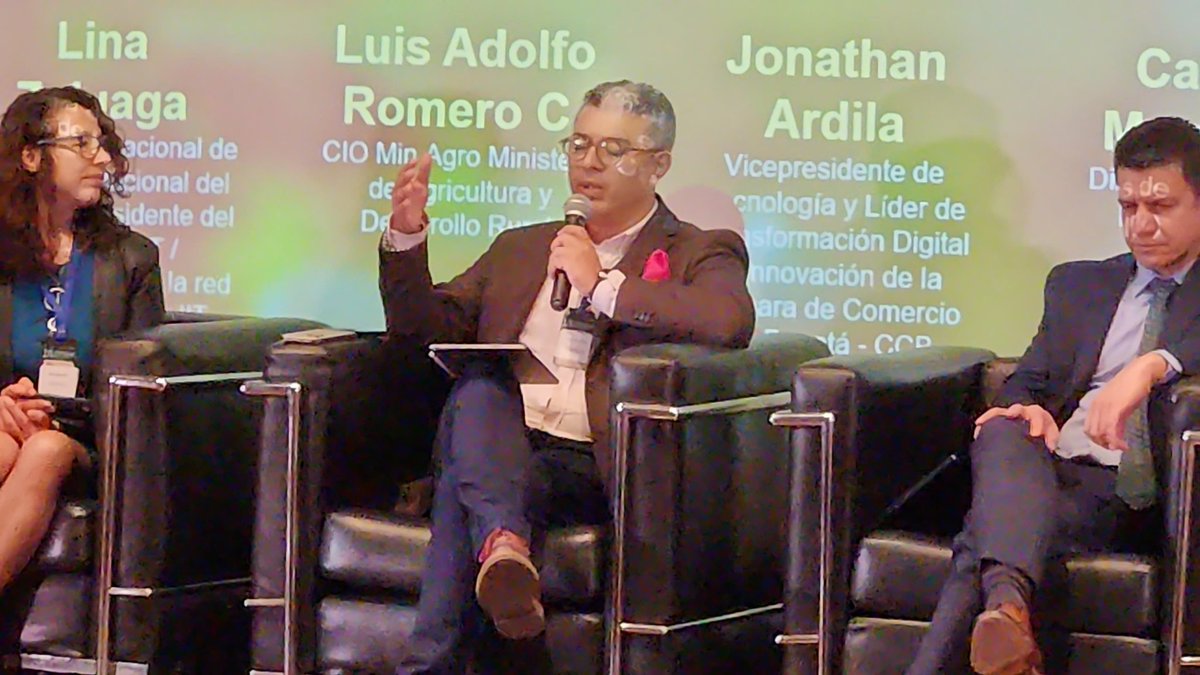 UPRAColombia's tweet photo. ¡Inicia el segundo día #AgroTIC 2024!
#AEstaHora avanza el conversatorio Integrando la industria TIC con los productores del campo colombiano. Retos y Oportunidades.
ℹ️ Aunque no tenemos transmisión del evento en vivo. Puedes asistir presencialmente a instalaciones del @Ministerio_TIC ¡Entrada Libre!
