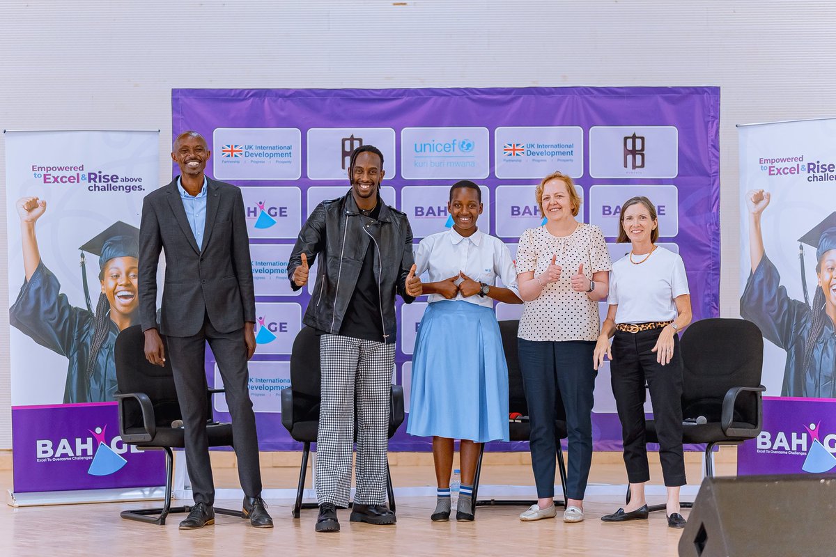 AndyBumuntu's tweet photo. #BAHIGEGirlProject lunch at MARANYUNDO GIRL SCHOOL was a celebration of girl resilience and empowermnt
Sharing the vision of inspiring girls to excel over their challenges with our amazing partners @unicefrw @FCDOGovUK
Here's to creating a future full of hope and opportunities 💪🏾 https://t.co/eHuXSeNZqj