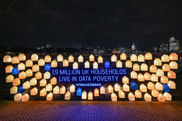 ChrisNangle1's tweet photo. Virgin Media O2 to connect even more people this Christmas as all O2 stores become National Databank Hubs #TeamVirginMediaO2 https://t.co/O8c8h7Ak6A https://t.co/jvsqWRiRKG