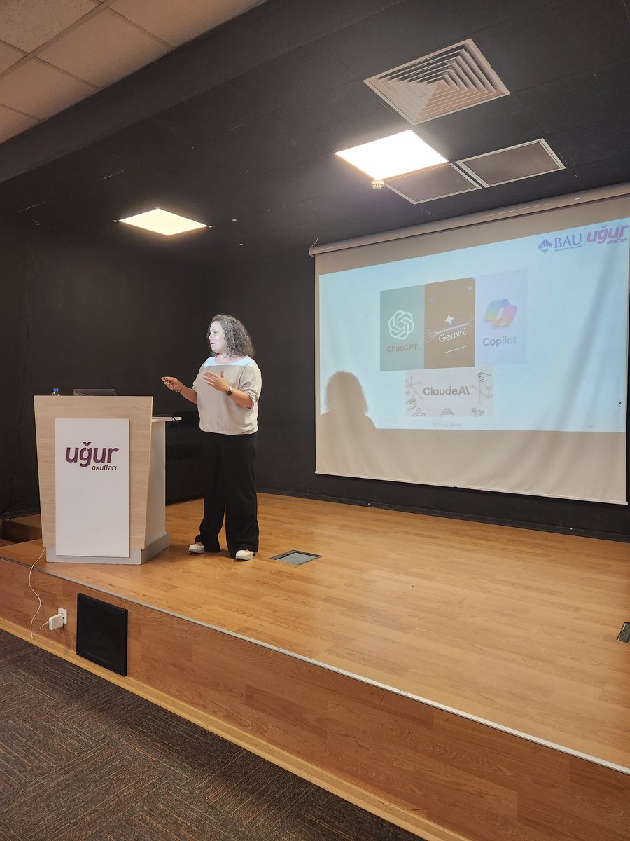 Geleceğin en önemli konularından biri olan Sorumlu Yapay Zeka hakkında değerli bilgiler edindiğimiz, ufuk açıcı bir seminer gerçekleştirdik.
Okulumuza ziyaretlerinden dolayı Bahçeşehir Üniversitesi Dr. Öğr. Üyesi Duygu ÇAKIR’a ve PDR Müdürümüz Aslı ORMAN'a teşekkür ederiz.