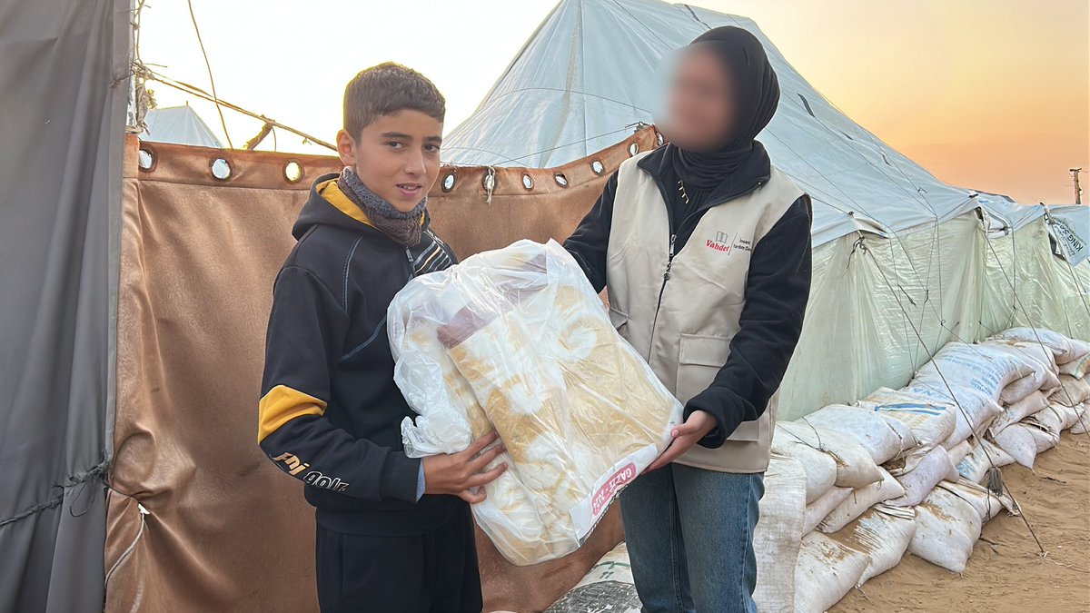 vahdetdernegi's tweet image. 🇵🇸 📷❄️ &quot;Battaniye Dağıtımı - Gazze 2024&quot;

#filistin
#gazze
#kışlık 
#battaniye 
#dağıtım