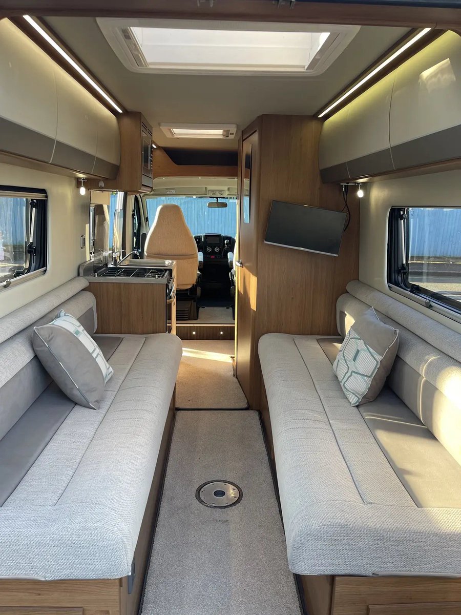 Sy45rp's tweet photo. Have a look inside this lovely Autotrail V Line Motorhome! #Autotrail #Motorhome #stunning https://t.co/3jwLasEfW1