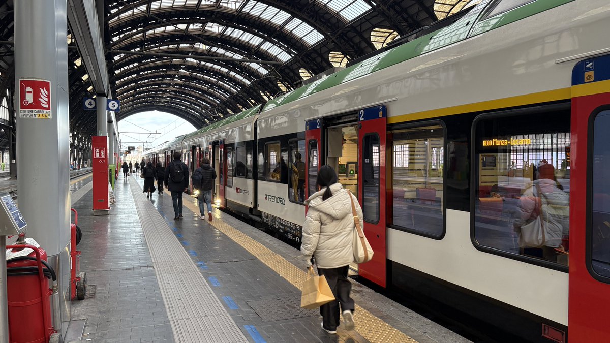 steschny's tweet photo. Milano Central ist erreicht. Nun fängt die Rückreise via Lugano - Zürich HB nach Romanshorn an.
#ÖVLive #Bähnler #Rundreise https://t.co/n23NsMxgml