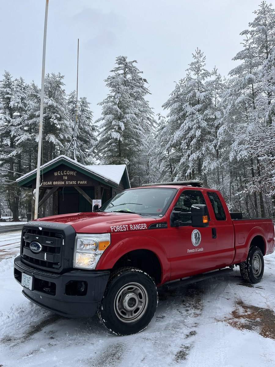 NHForestRangers's tweet photo. Winter has arrived at the Brook! And Rangers are here to remind you to clear your vehicles of snow before taking to the roads❄️ Safe travels this winter season! #NHForestRangers #NHDFL #NHStateParks #BearBrookStatePark https://t.co/YpRXmVUh50