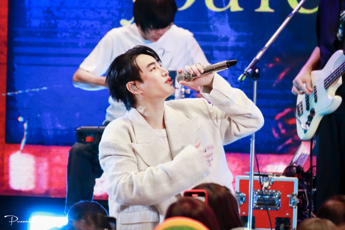 pucca_kt's tweet photo. ไม่ว่าอยู่ชั้นไหน เฮียก็มองเห็นเสมอ
PECK x NIGHT BIRD ALBUM   
#เป๊กผลิตโชค
#PeckPaLitChoke
#ผลิตมาเพื่อนุชFanSignEvent https://t.co/KkvPPDg59O