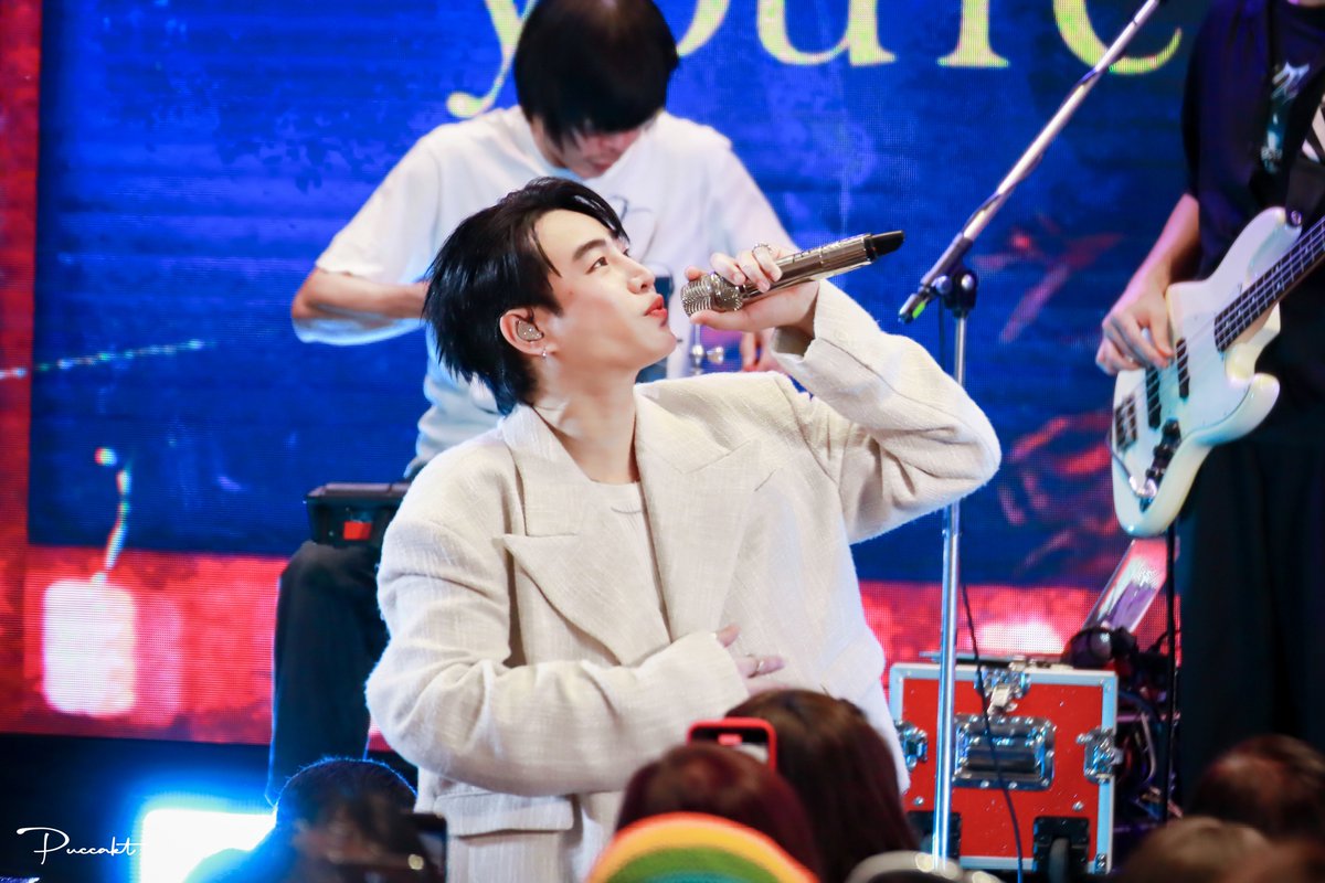 pucca_kt's tweet photo. ไม่ว่าอยู่ชั้นไหน เฮียก็มองเห็นเสมอ
PECK x NIGHT BIRD ALBUM   
#เป๊กผลิตโชค
#PeckPaLitChoke
#ผลิตมาเพื่อนุชFanSignEvent https://t.co/KkvPPDg59O