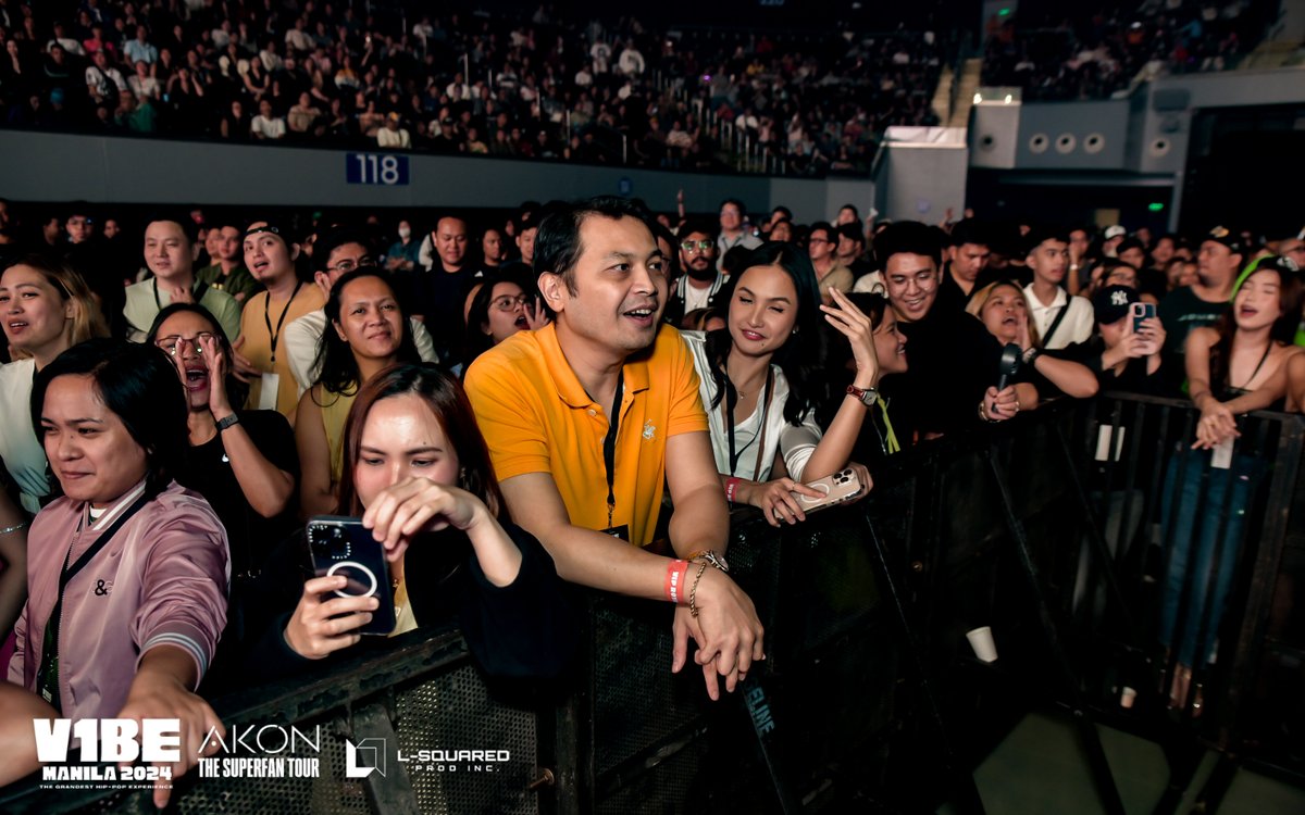 LSquaredProdPH's tweet photo. Swipe through the unforgettable moments that made #V1BEManila2024 the #GrandestHipPopExperience! 🙌

A huge thank you to everyone who V1BEd with us—we couldn’t have done it without your support. 💕

#LSquaredProdPH

***

Here are some amazing snapshots from V1BE Manila 2024 📸 If you'd like your photo removed, don’t hesitate to contact us directly.