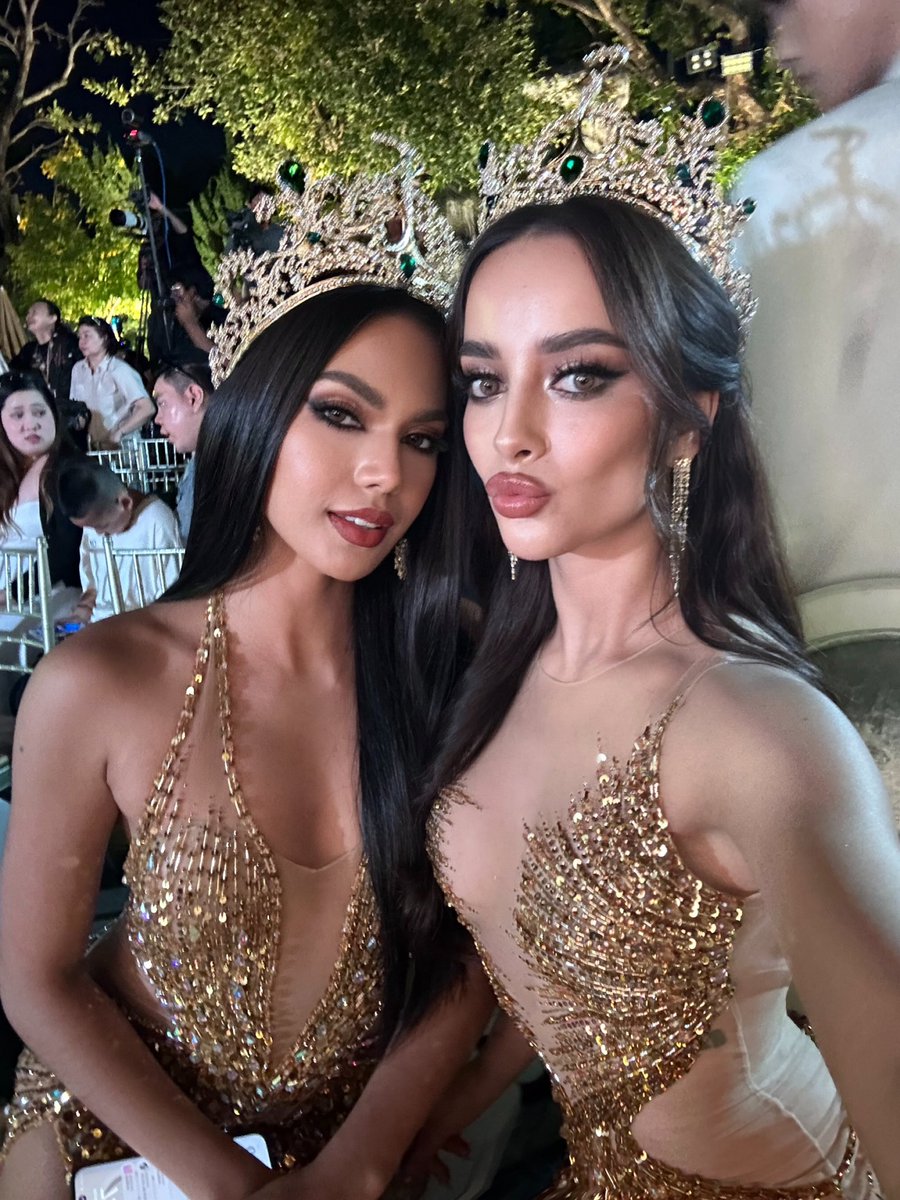 amyviranya's tweet photo. Golden girls ✨
#CJamy #rachelgupta #AmyViranyaBerry #BerryonTop
#SpiritofThailand
#MGI2024 #MGI
#GrandExperiences
#MissGrandInternational
#MissGrandInternational2024
#MissGrandUnitedKingdom2024
#MGUK
#WeAreGRANDthe1andOnly
#the1andonly https://t.co/EcVQUqDPux