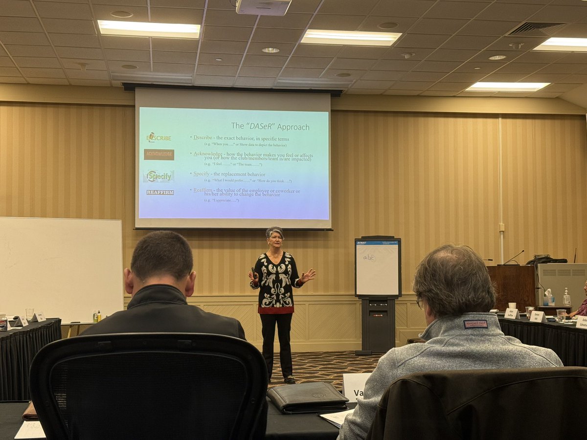 cre8poschange's tweet photo. #SBIalumni, we are at that point if #SBI24 where we at talking about the #DASeR approach &amp; #Alberting. 

Who out there still uses the approach or at least wants to bring it back in their approach to feedback, raise your 🙋‍♀️🙋‍♂️ https://t.co/jRU68ZKXZY