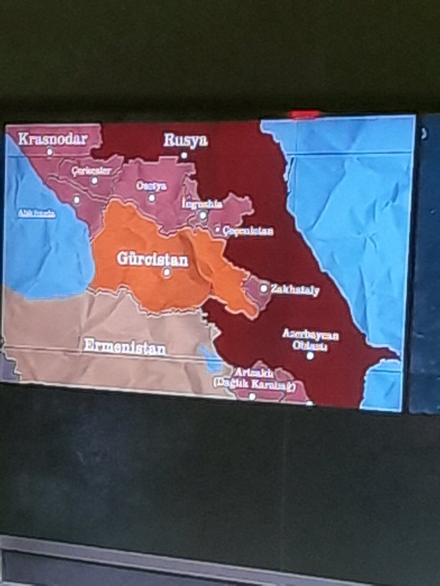 A Haber, Türkiyenin Doğu ve Karadeniz kesimini Ermenistanın devamı olarak gösteriyor... 
Azerbaycanı, Rusya ile birleşik halde, Azerbaycan Oblastı olarak adlandırmışlar...
Dağlık Karabağı da Artsakh (Ermenice) adında ayrı bir bölge olarak gösteriyorlar...
Haritaları bu şekilde...