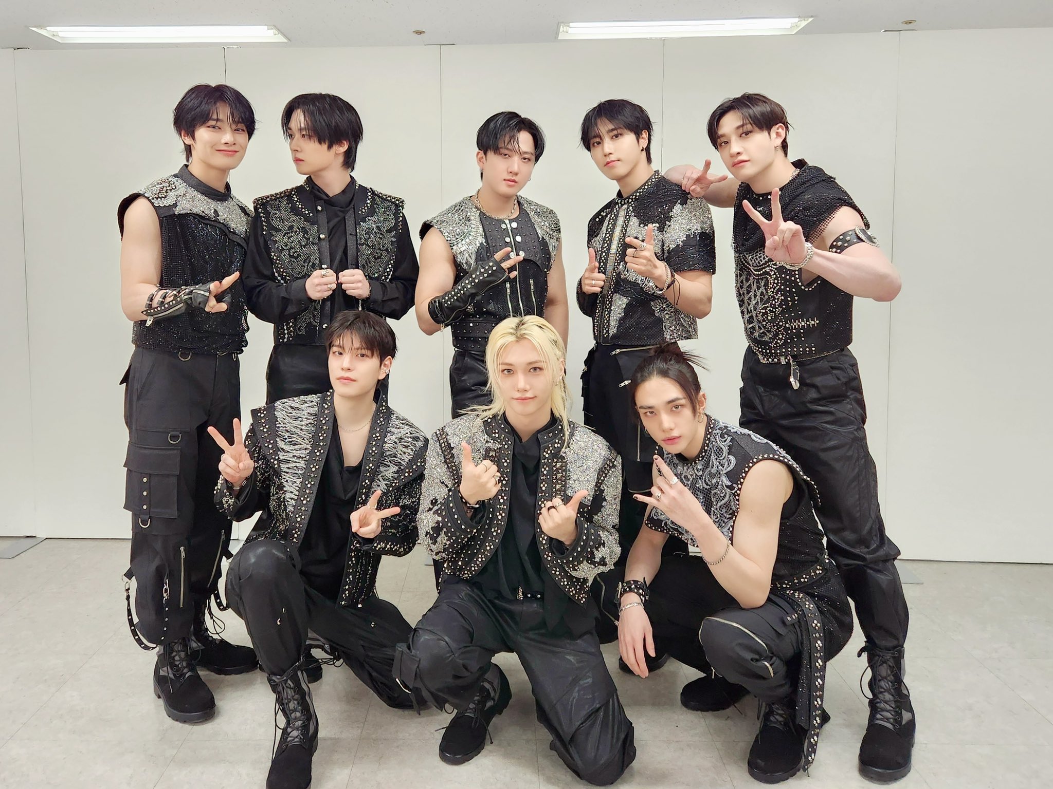 Stray Kids Japan Official on X: Stray Kids Japan Official on X: