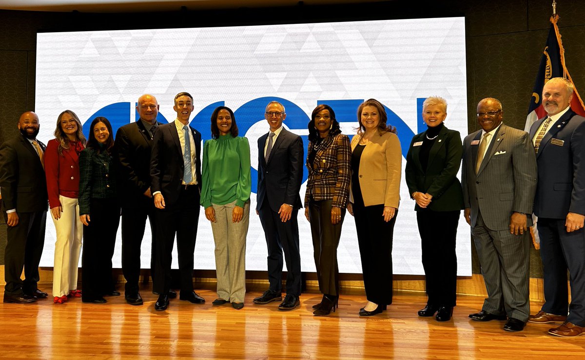 .<a href="/Amgen/">Amgen 🧪🔬🧬</a>, one of the world’s leading biotechnology companies, announced plans today to invest an additional $1 billion to expand its manufacturing facility in #HollySprings. The investment includes a second state-of-the-art facility &amp; 370 new jobs ➡️ bit.ly/3ZmxzzZ