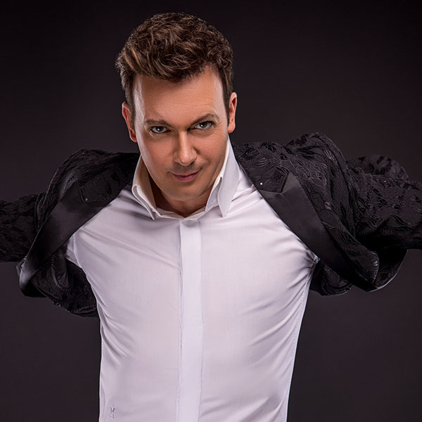 casino2000lu's tweet photo. 🎩✨@DavidGoldrake dans Stars & Stories 🎤
Le maître de l’illusion pose ses valises chez nous, mais cette fois, c’est pour vous parler de l’homme derrière la magie. 
Rendez-vous le 27 février pour une soirée exceptionnelle au Purple Lounge, où il se dévoilera comme jamais auparavant. 
Anecdotes, expériences, confidences... Préparez-vous à être captivés ! 🪄💬

➡️ https://t.co/AXojJVv2tx

#casino2000 #magie #magicien #davidgoldrake #goldrake #luxembourg