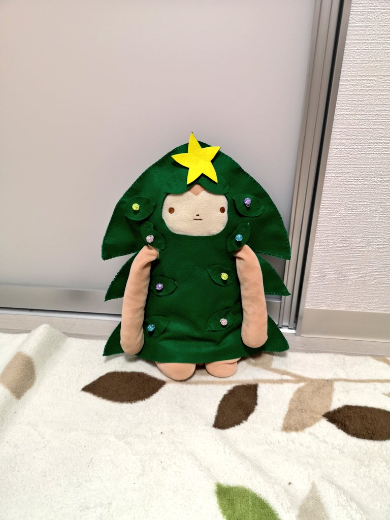 我が家にツリーないなぁと思ってもみの木作ったよ！私は昨日からもうメロメロです😍
装飾も出来るんだけどそれはクリスマス当日に！