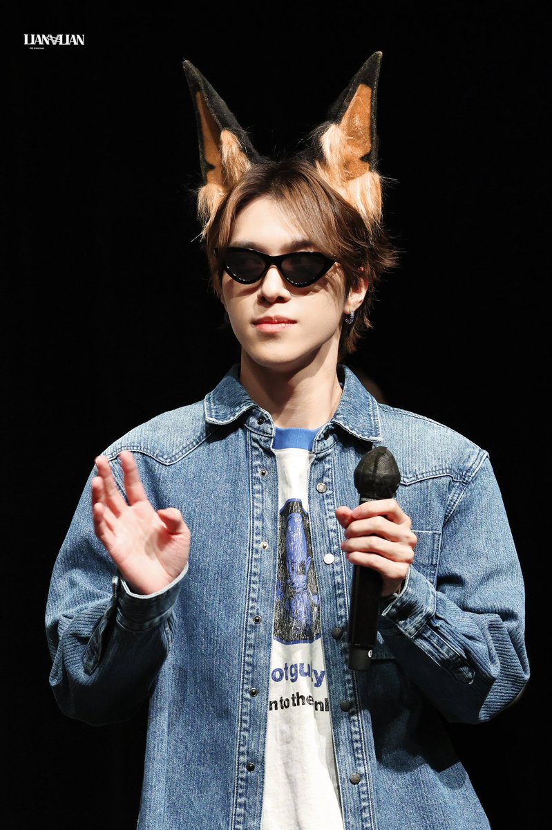 2024.12.05

안녕 멍뭉이 경관님🕶️🐶🖤

#Hendery #黄冠亨 #헨드리 
#WayV #威神V #웨이션브이