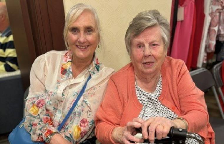 Bagshot Gardens Care Home successfully raised £502 for the Mayor's chosen charities during a recent fashion show: tinyurl.com/5n8ym2nr #socialcare #carenews