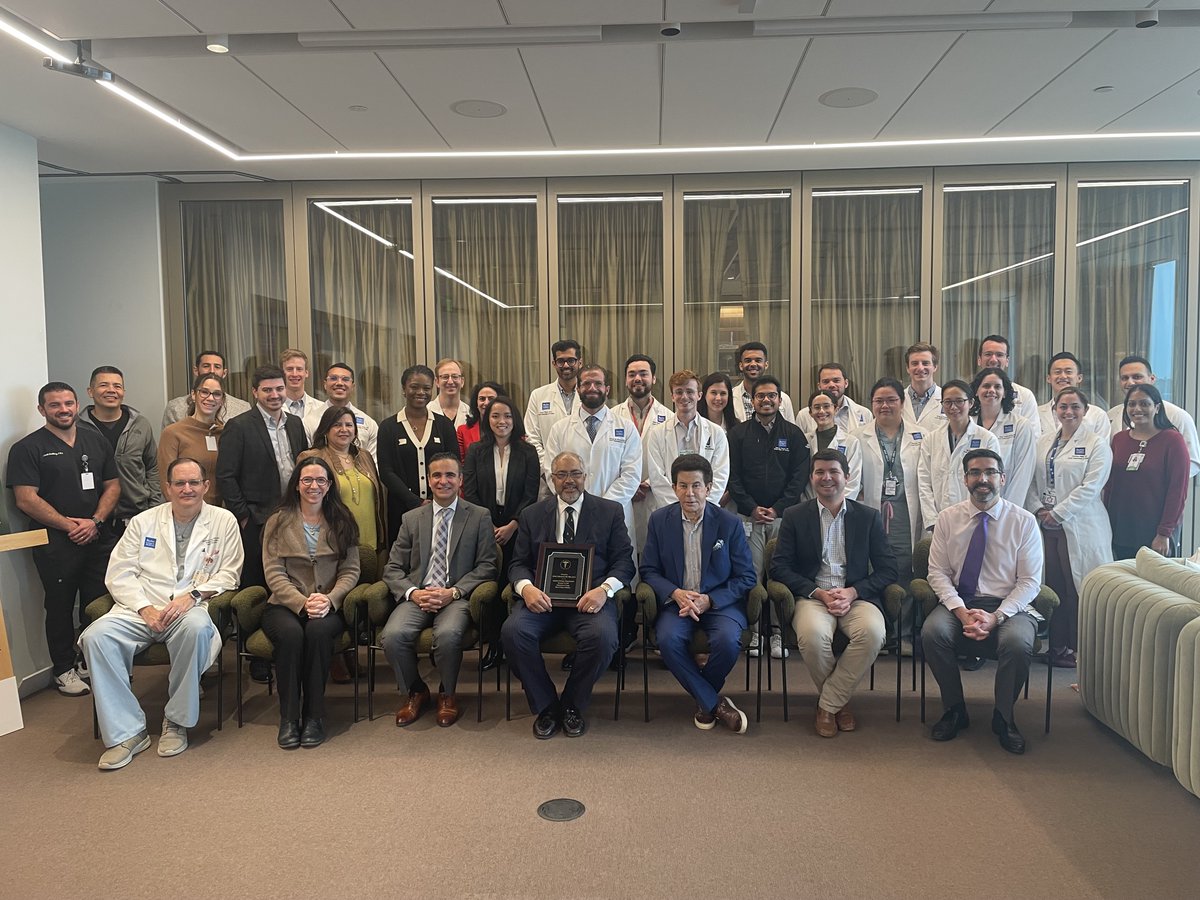 bcm_urology's tweet photo. The Scott Department of Urology was honored to host Dr. Arthur Burnett II as our 2nd Larry I. Lipshultz Andrology Visiting Professor.   

Over two days, he shared invaluable insights on priapism and penile transplants. We're grateful for this enriching experience! 

#BCMUrology https://t.co/a8RKshiGZn