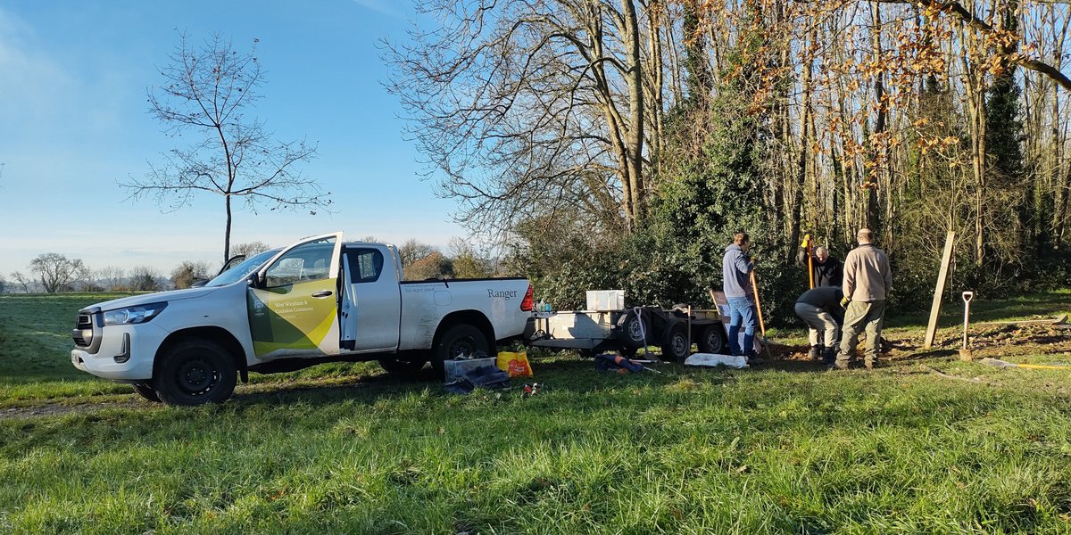 HeritageClsdn's tweet photo. Thanks to the #FarthingDowns volunteers, there's a new noticeboard on New Hill just off Drive Road https://t.co/3WLCL4Wk4Z