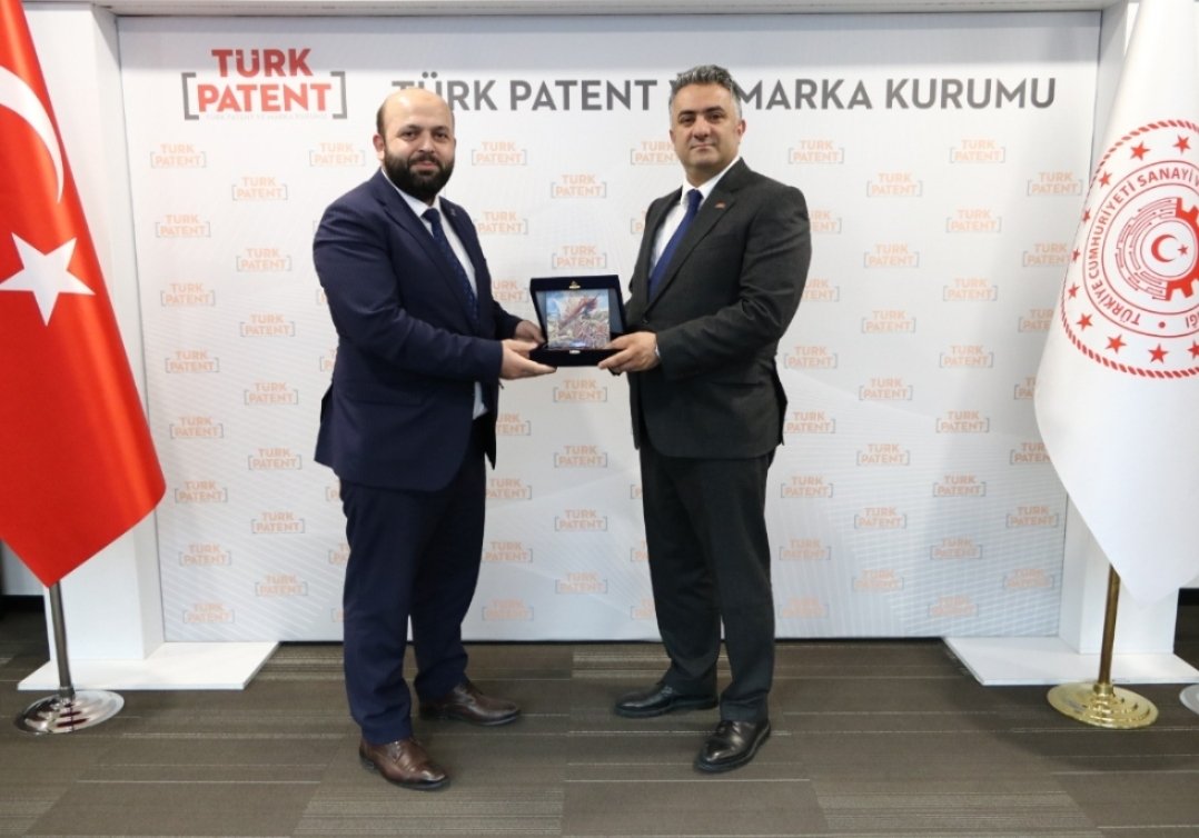 ibrahimzorlu89's tweet photo. Türk Patent ve Marka kurum başkanı Prof Dr Zeki Durak beyi ziyaret ettik. Türkiye Girişimci Buluşmasına davet ettik. Girişimcileğe ve girişimcilere verdiği destekten dolayı kendisine teşekkür ederiz https://t.co/FychgZs4lI