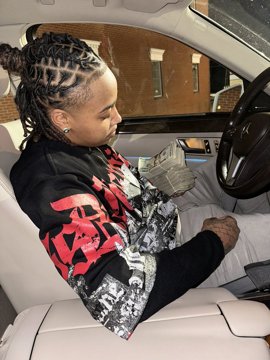 TwinkkG's tweet photo. 🔥🔥 #BdayRecap Issa lotta 🎂 https://t.co/uAJSXEPtYr