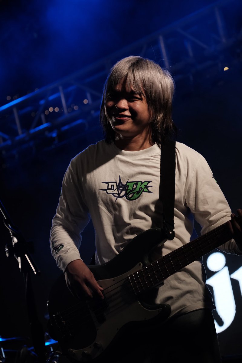 ChaelAdriano's tweet photo. EXTRO: Benilde Christmas Concert 🎄🎅🏼

#thejuans 
#thejuansband 
#thejuanschael https://t.co/r4bpI49HsA