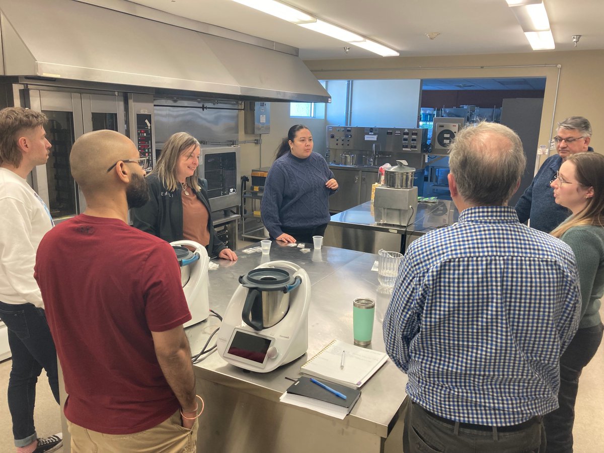 EMILICanada's tweet photo. Last week, EMILI toured Manitoba Agriculture's Food Development Centre.

We had a great time connecting with Robin Young and team, and learning about ways they support Manitoba agri-food businesses with R&amp;D, ingredient functionality testing, food prototype development, and more. https://t.co/IN8bv6b1u2