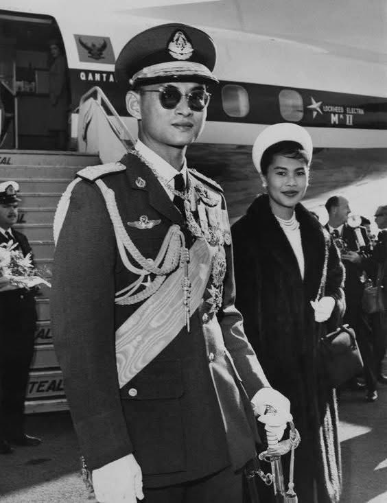 minibossL7's tweet photo. น้อมรำลึกพระมหากรุณาธิคุณอันหาที่สุดมิได้
#วันพ่อแห่งชาติ 
#เรารักสถาบันพระมหากษัตริย์ https://t.co/gXckyhStqu