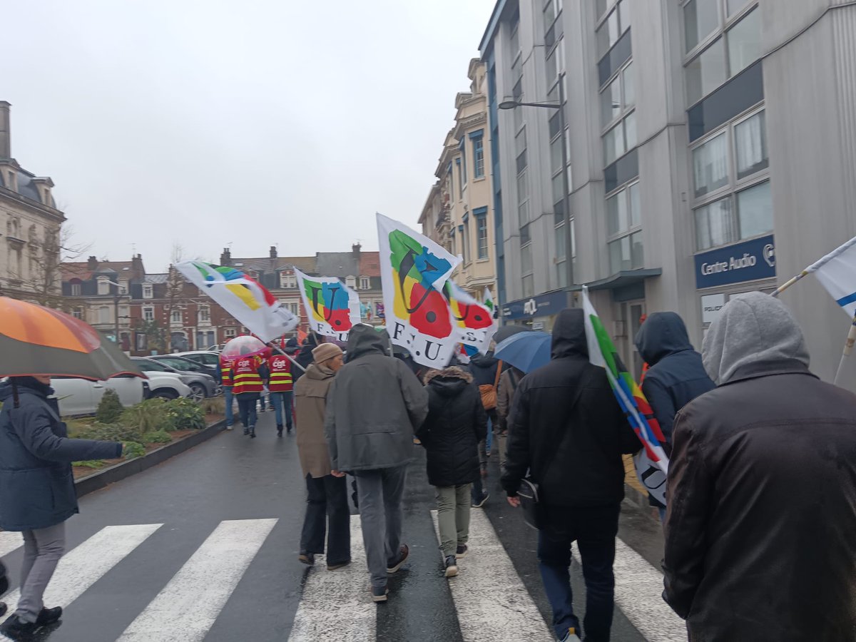 La #FSU mobilisée avec les fonctionnaires partout en région Hauts-de-France contre les 3 jours de carence , contre la suppression de la gipa et des postes, contre le gel du point d indice, <a href="/fsu59_62/">FSU59/62</a> <a href="/FsuNationale/">FSU</a> <a href="/snesdelille/">SNES FSU académie de Lille</a> <a href="/FSUSNUIPP59/">FSU-SNUIPP 59</a> <a href="/leSNU62twitte/">FSU-SNUipp 62</a> 
<a href="/MartinageSnetap/">regis.martinage.snetap</a>